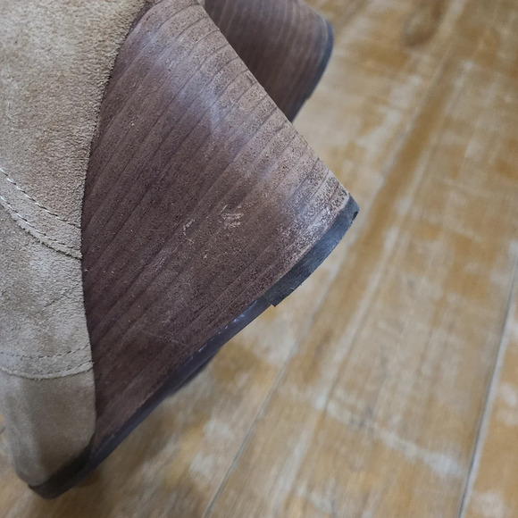 Lucky Brand Shylow Tan Suede Leather 3 inch Wedge Lace Up Ankle Booties Size 8.5 - Picture 7 of 13